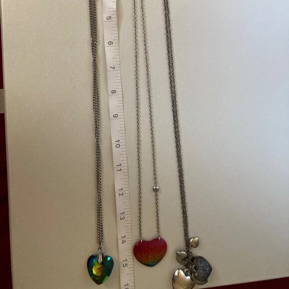 Lot of 3 Aeropostale Silver Tone Heart Charms Pendant Necklace Heart preloved - Picture 6 of 8